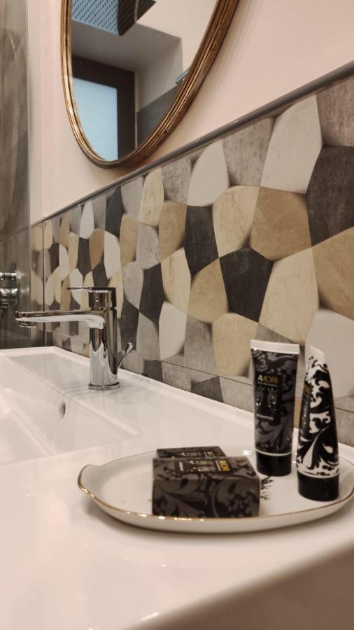 B&B Romeo Luxury Rooms Catania Exterior photo