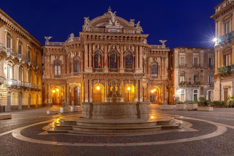 B&B Romeo Luxury Rooms Catania Exterior photo